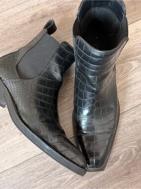 H&M Black Croc-Embossed Ankle Boots